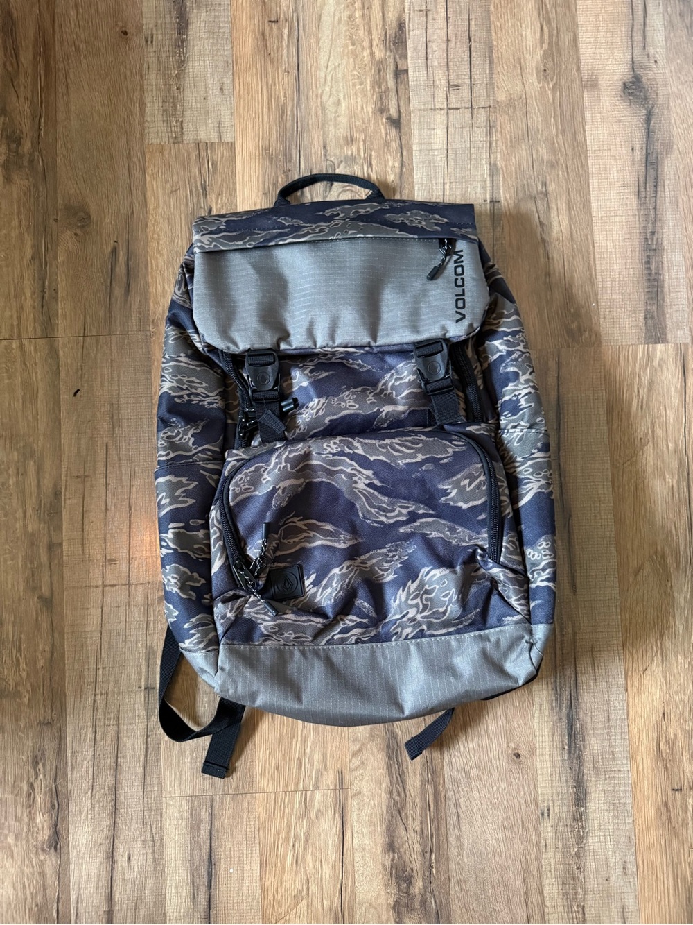 Volcom Men's Gray and Black Camo Rucksack